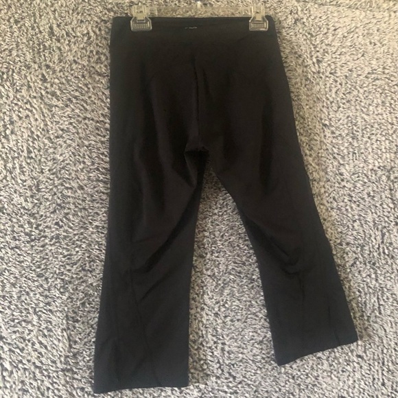 Beautiful Women’s Lack yoga Capris Size M in Excellent Used Condition - Picture 3 of 6